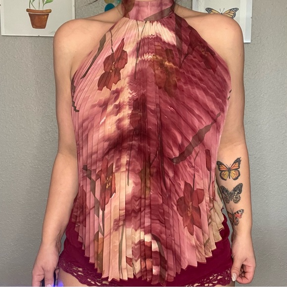 Agaci Too Red Floral Pleated Tie Neck and Back, Backless Halter, OS - Picture 6 of 7